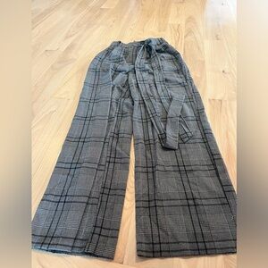 Wide leg grey/black plaid tied pants
